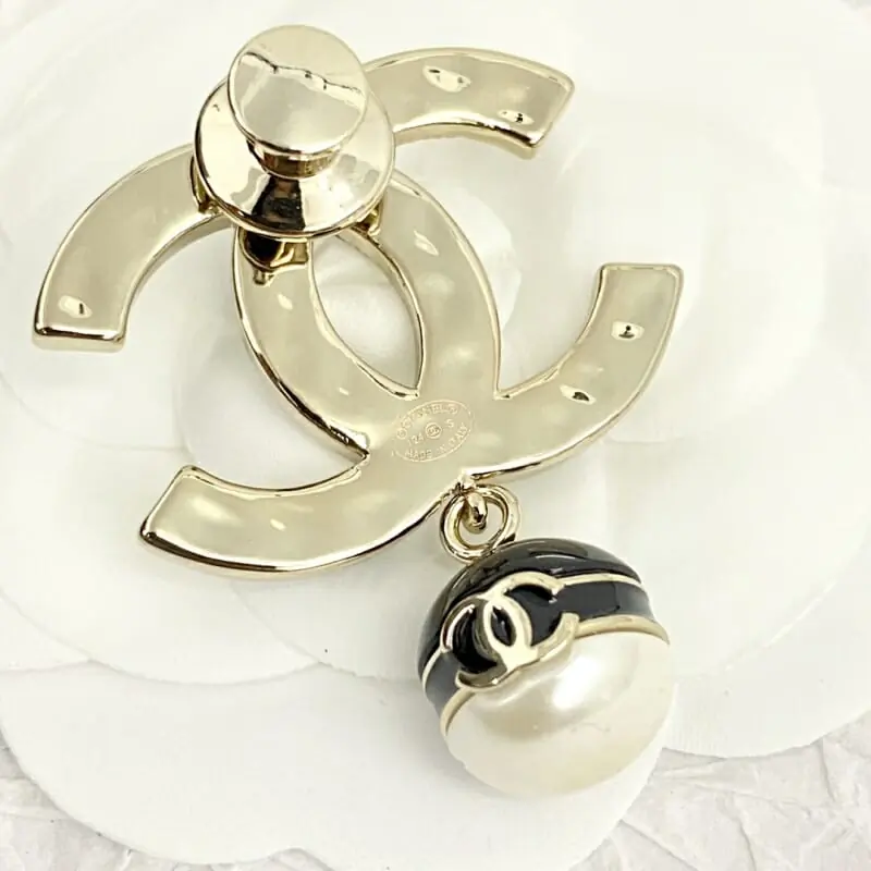 chanel brooches pour femme s_12145013